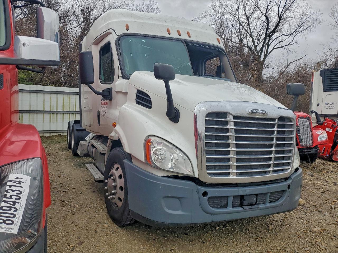 2019 Freightliner Cascadia 113 Semi Truck