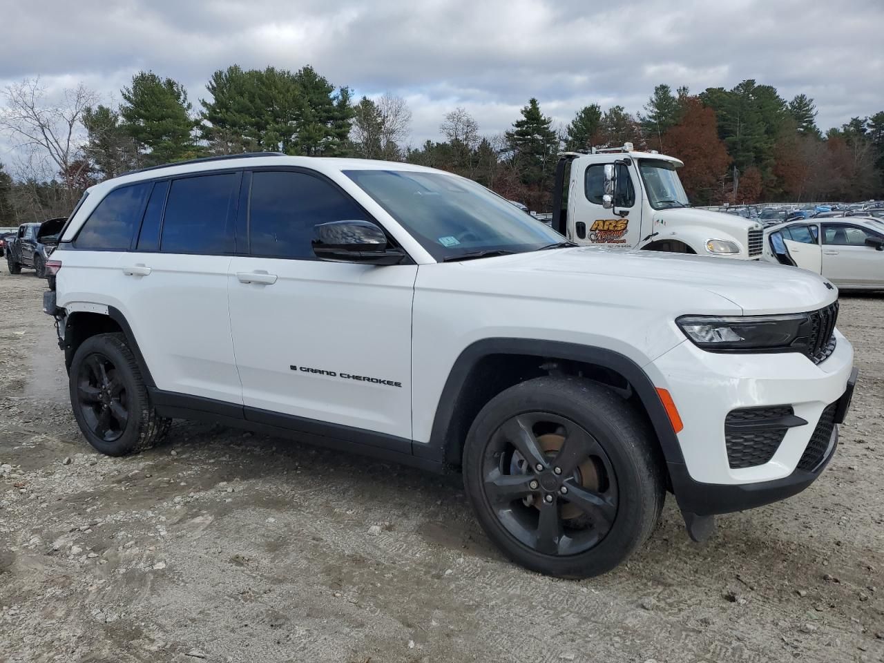 2023 Jeep Grand Cherokee Laredo