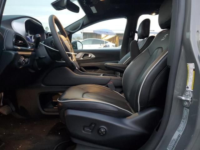 2025 Chrysler Pacifica Hybrid Select