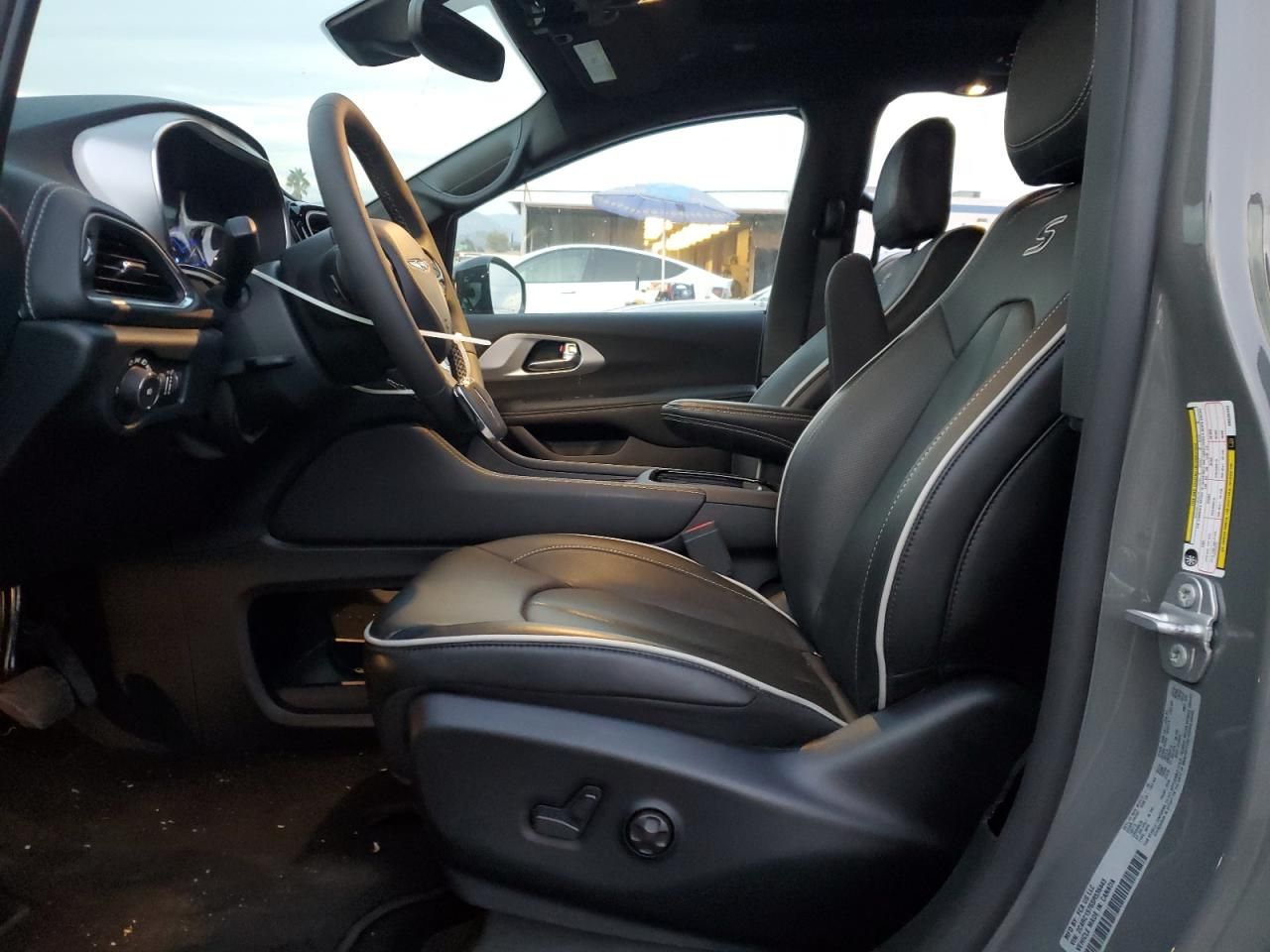 2025 Chrysler Pacifica Hybrid Select