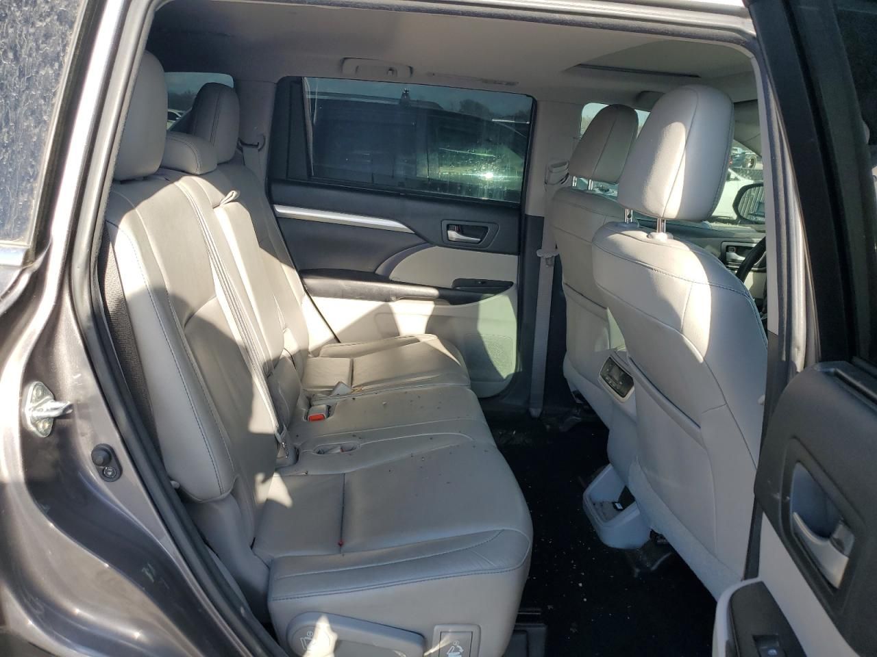 2017 Toyota Highlander se