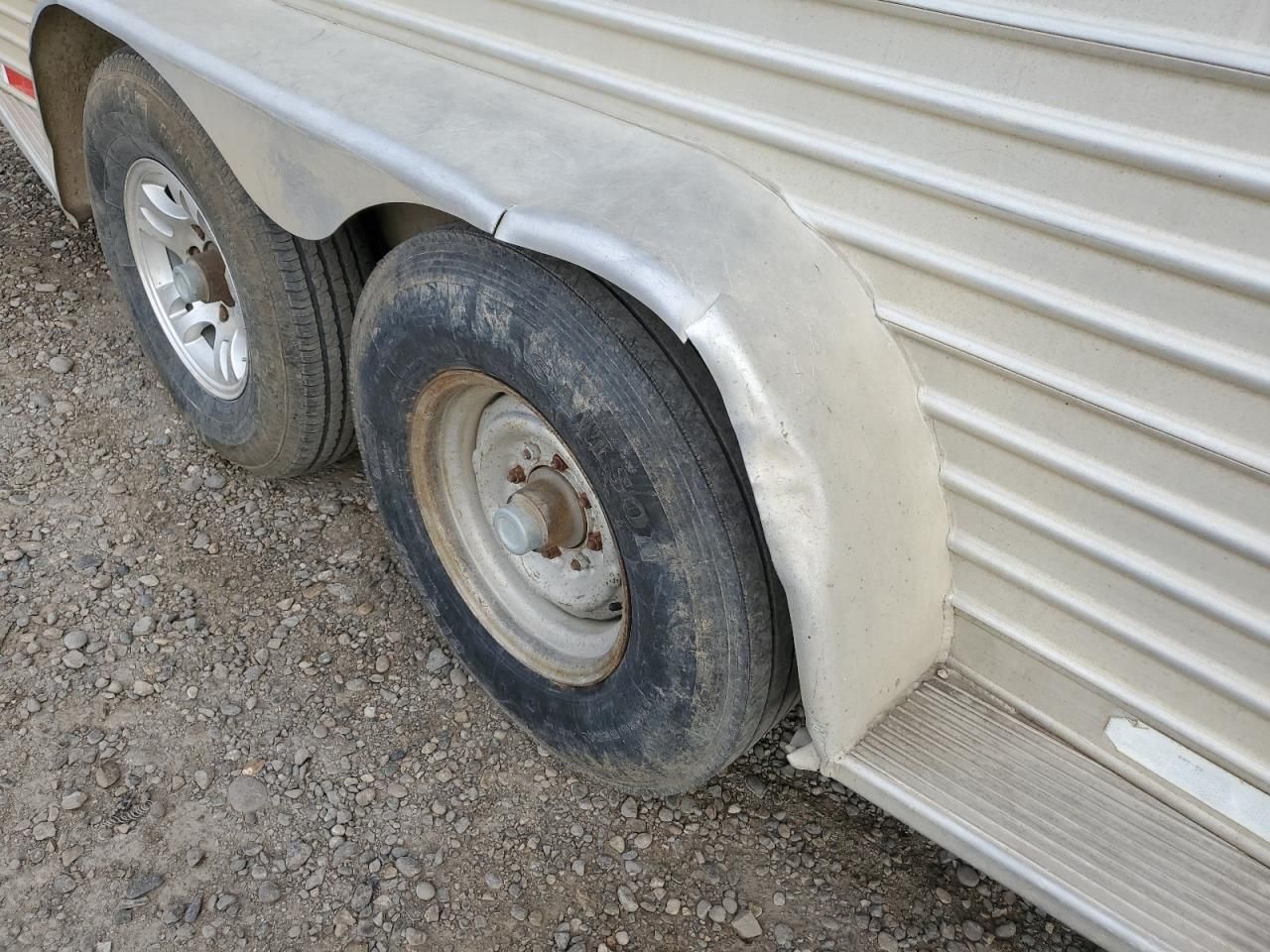 1997 Featherlite Mfg Inc 1997 Featherlite Horse Trai