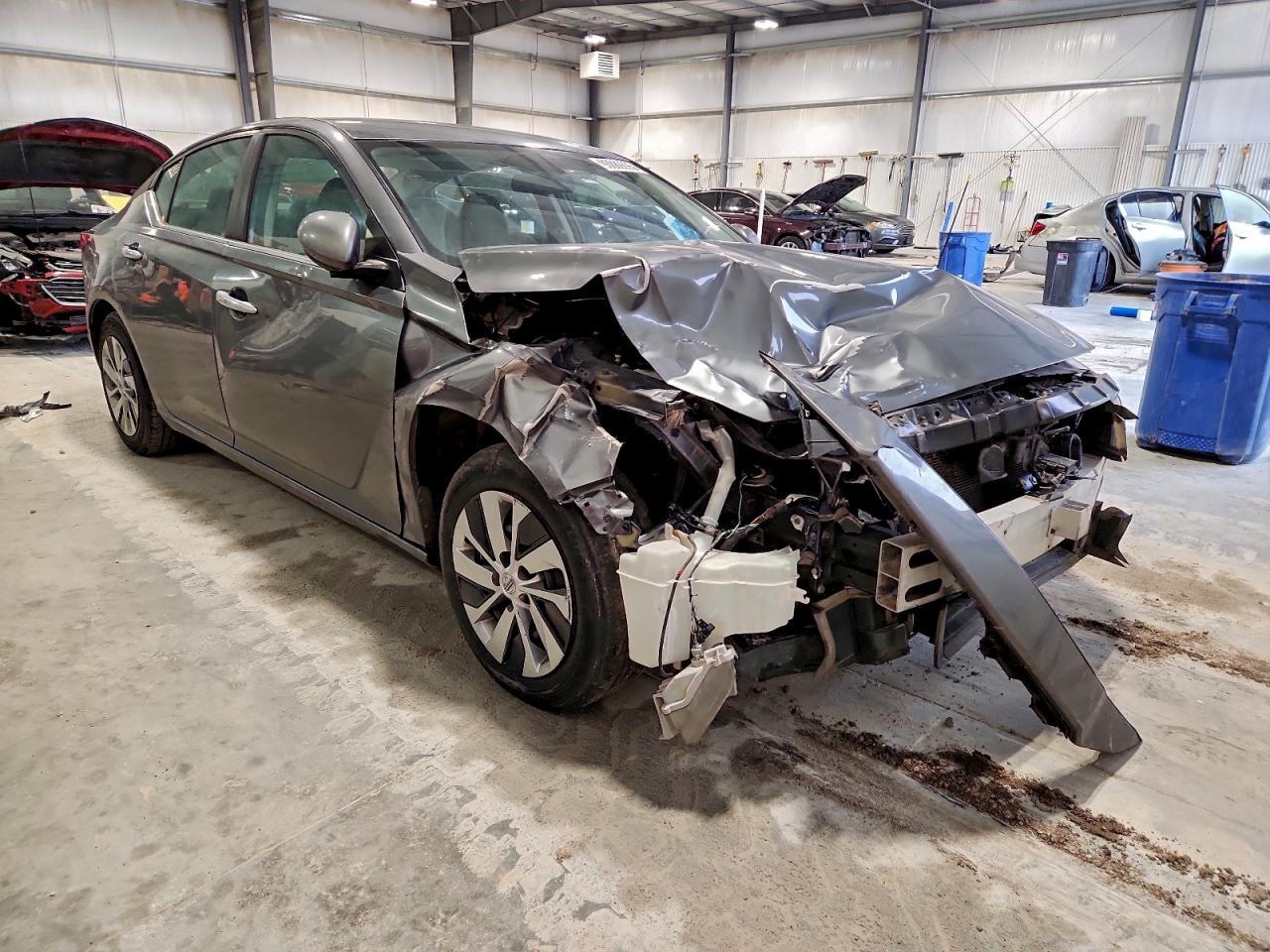 2019 Nissan Altima s