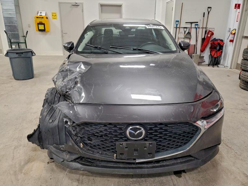 2021 Mazda 3 gs 4DR