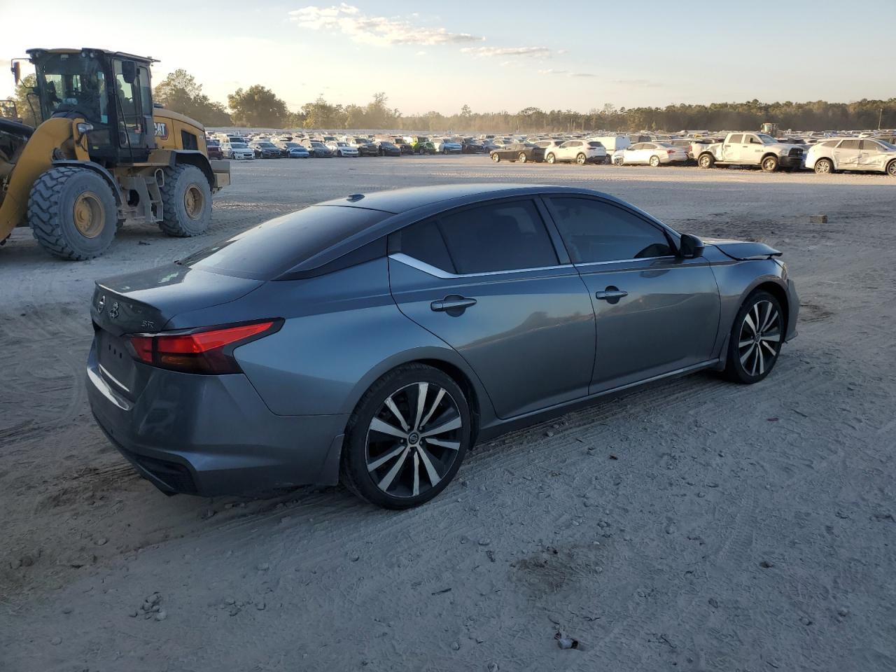 2020 Nissan Altima sr