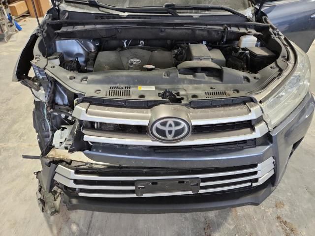2019 Toyota Highlander le