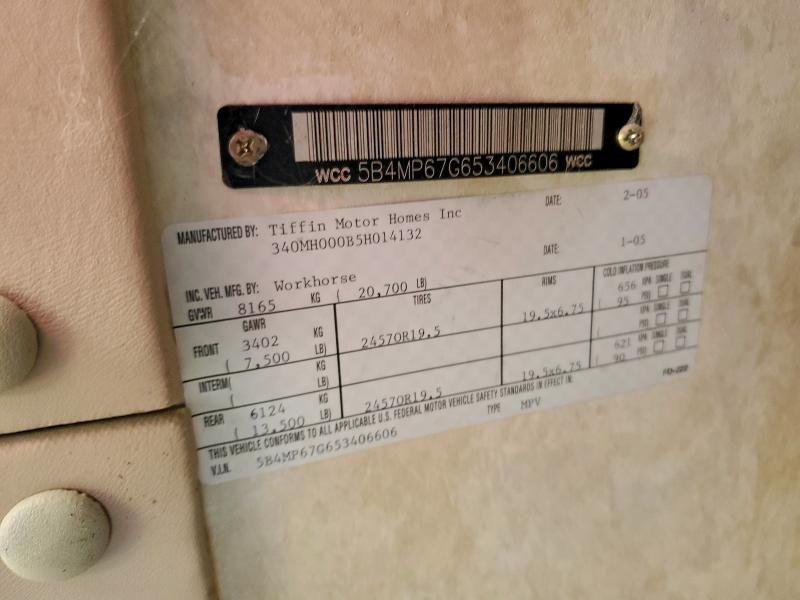 2005 Workhorse Custom Chassis Motorhome Chassis W22