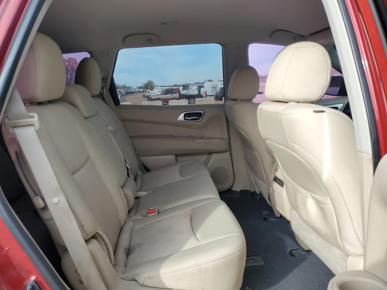 2017 Nissan Pathfinder s