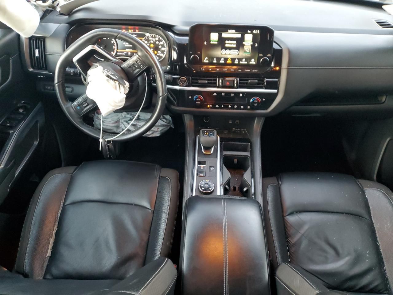 2022 Nissan Pathfinder sl