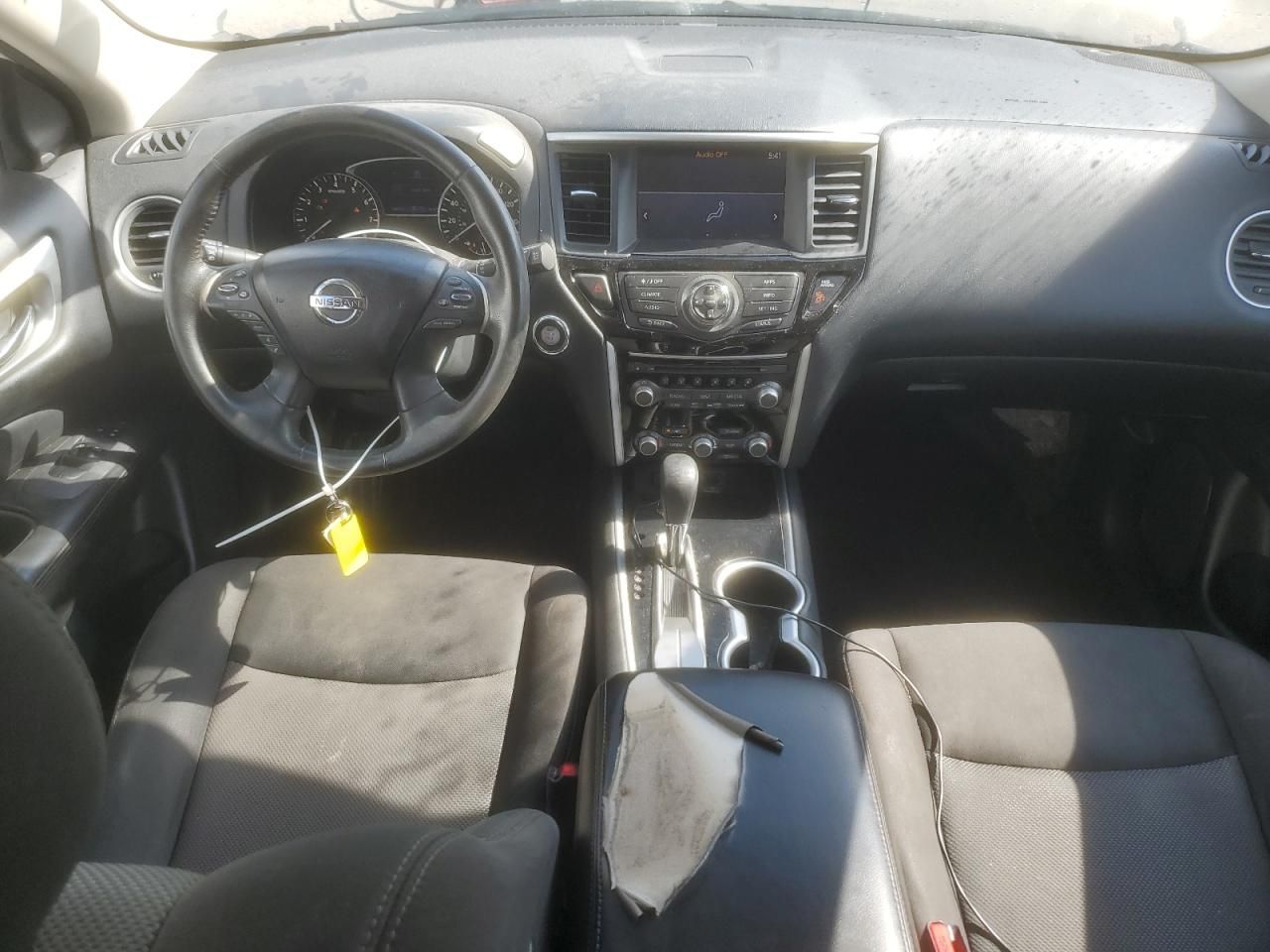 2020 Nissan Pathfinder sv