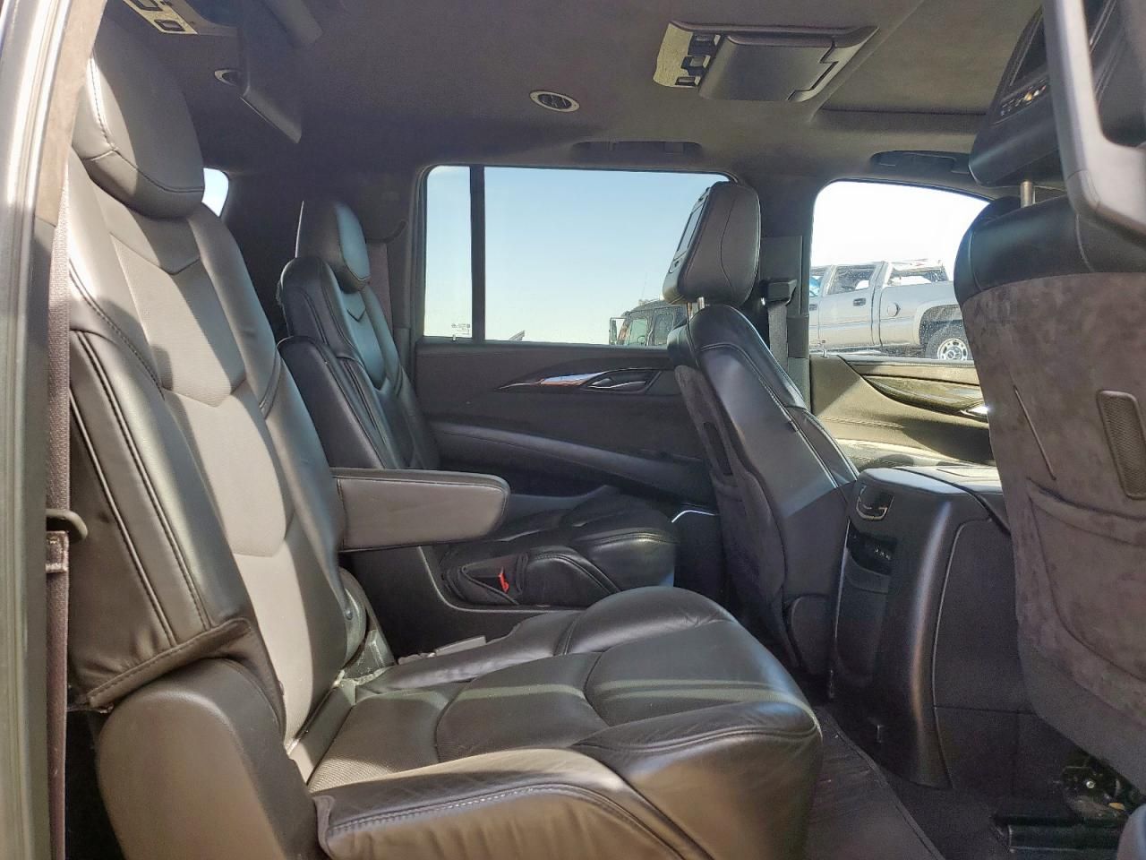 2017 Cadillac Escalade esv Platinum