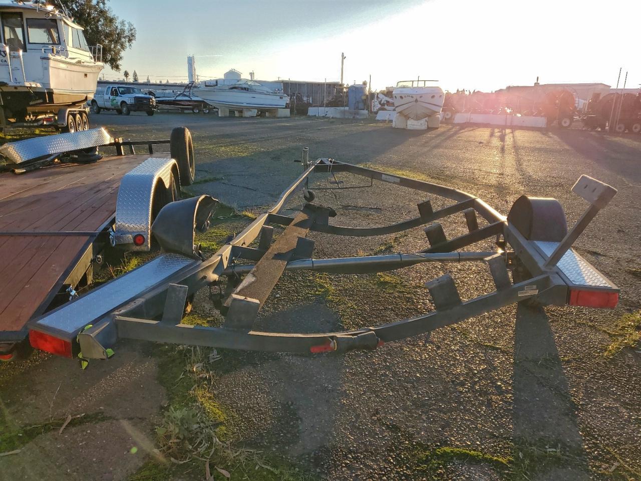 2018 TL 2018 White River Marine PGV175SA Boat Trailer