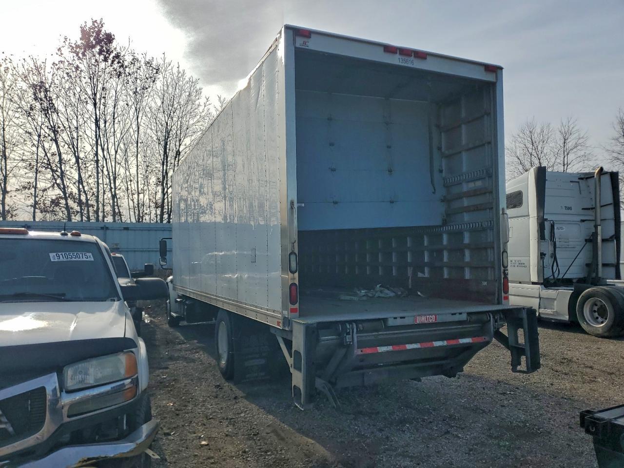 2016 Freightliner Business Class M2 BOX Truck