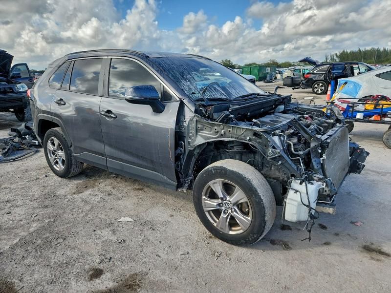 2022 Toyota Rav4 xle