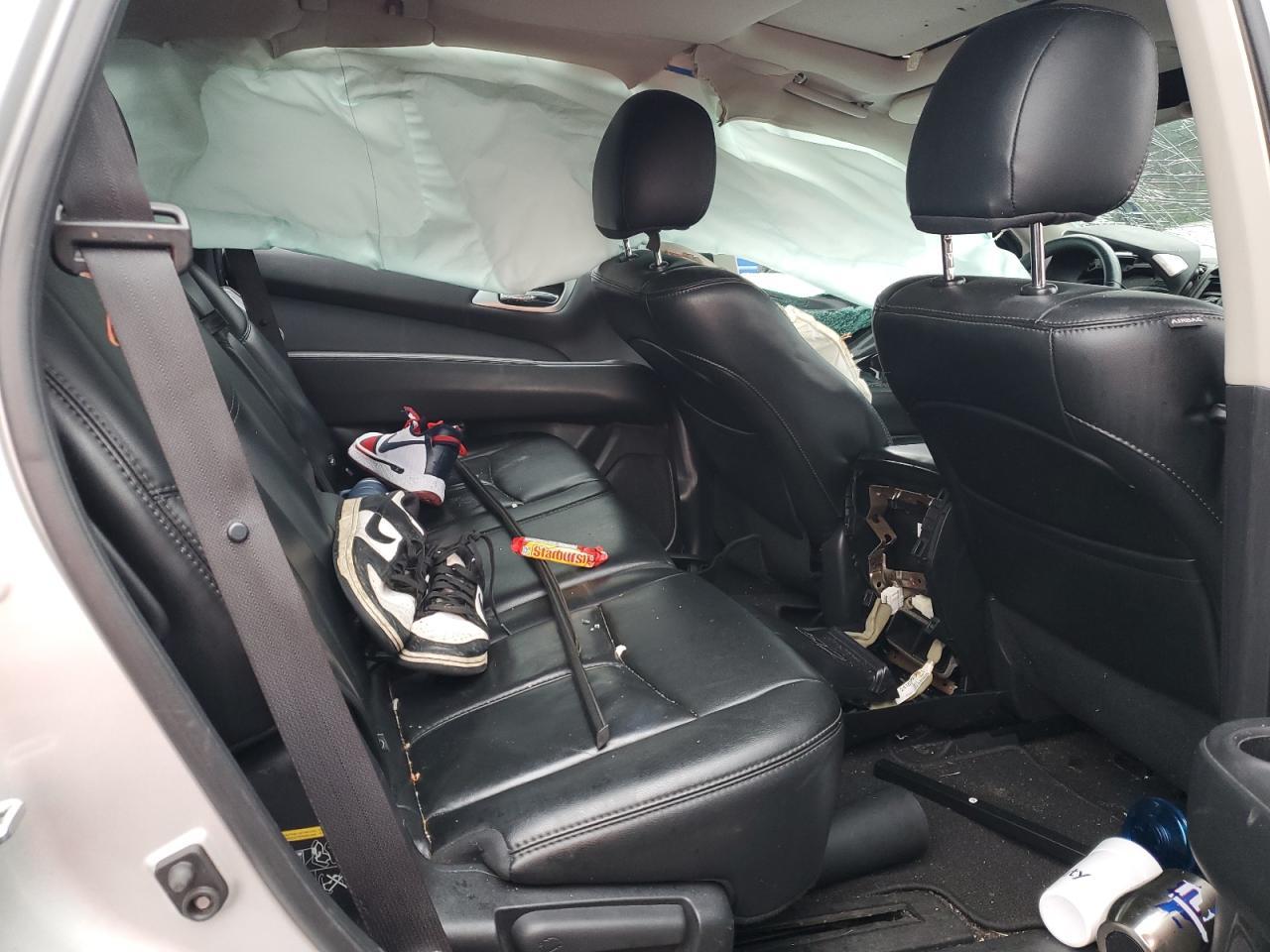 2016 Nissan Pathfinder s