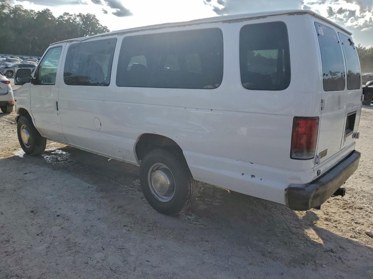 2001 Ford Econoline E350 Super Duty Wagon