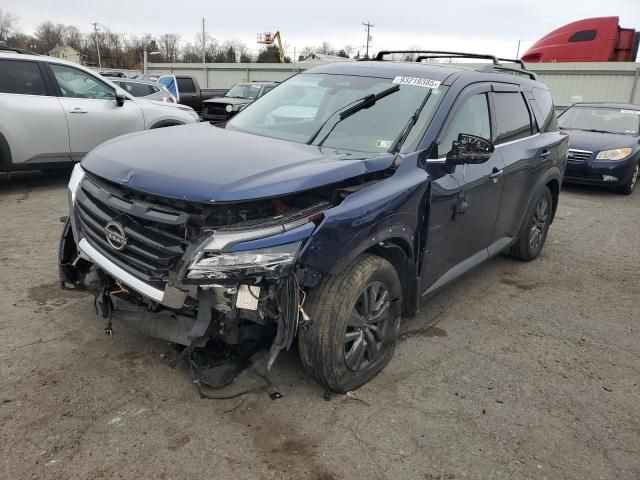 2022 Nissan Pathfinder sv