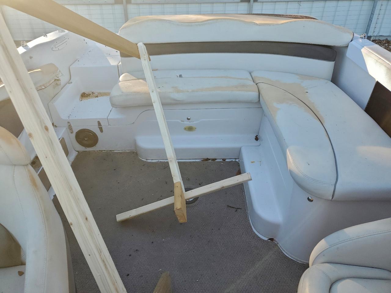 2002 Four Winds Boat