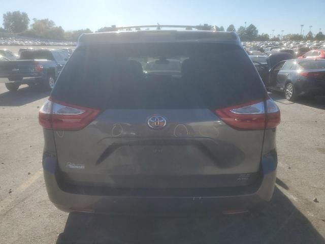2019 Toyota Sienna xle