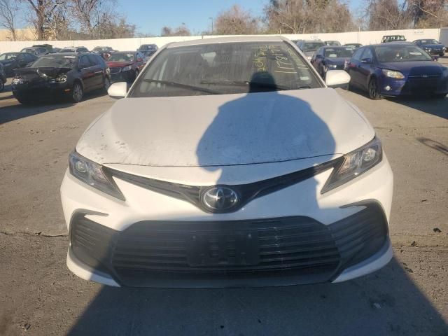 2021 Toyota Camry le