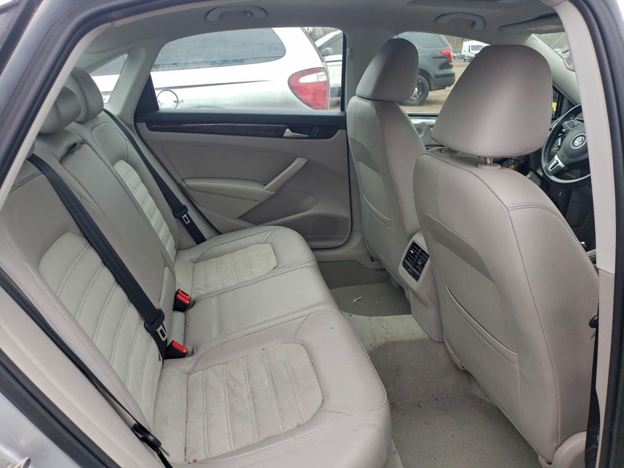 2015 Volkswagen Passat sel