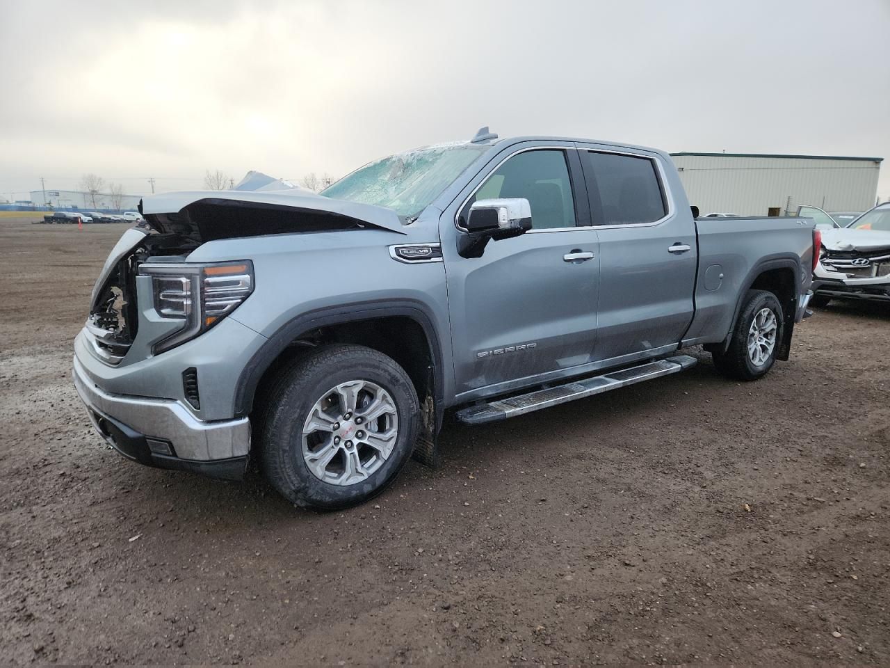 2025 GMC Sierra K1500 slt