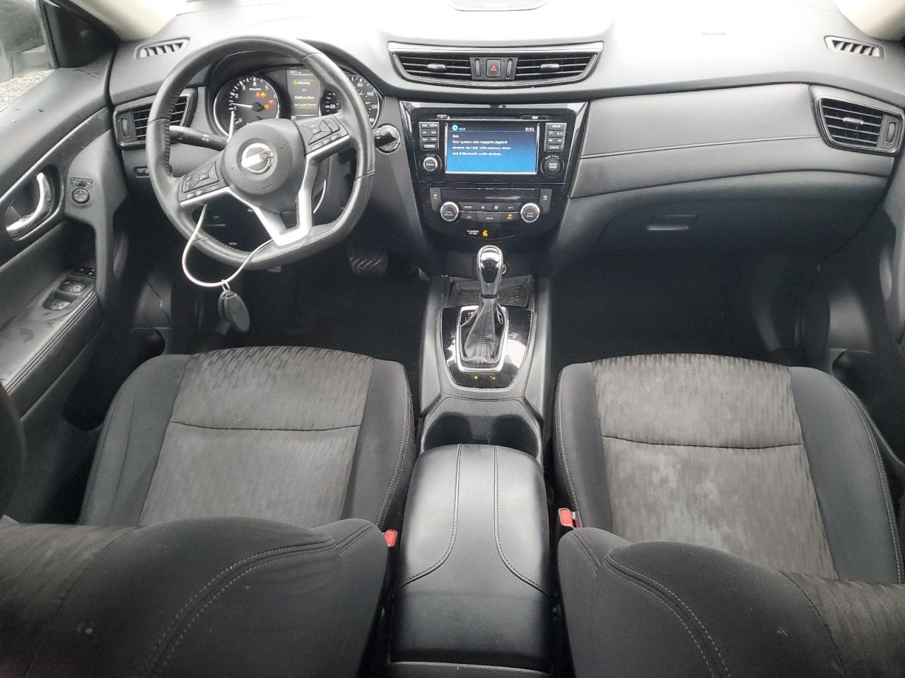 2017 Nissan Rogue sv