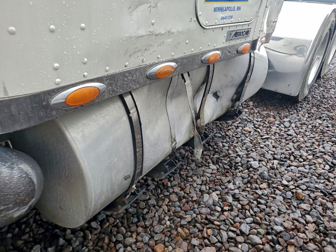 2007 Kenworth W900 Semi Truck