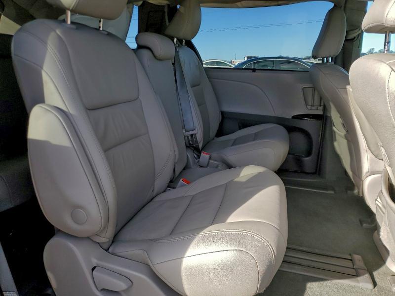 2019 Toyota Sienna xle