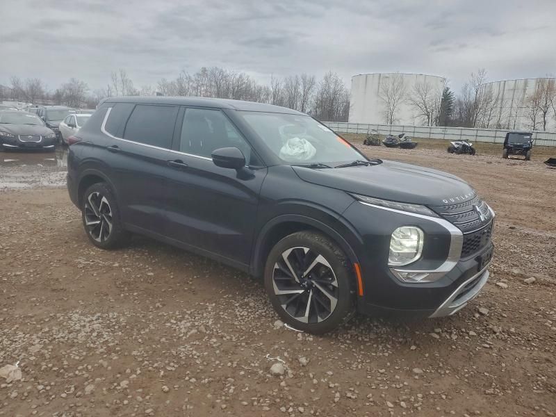 2023 Mitsubishi Outlander se