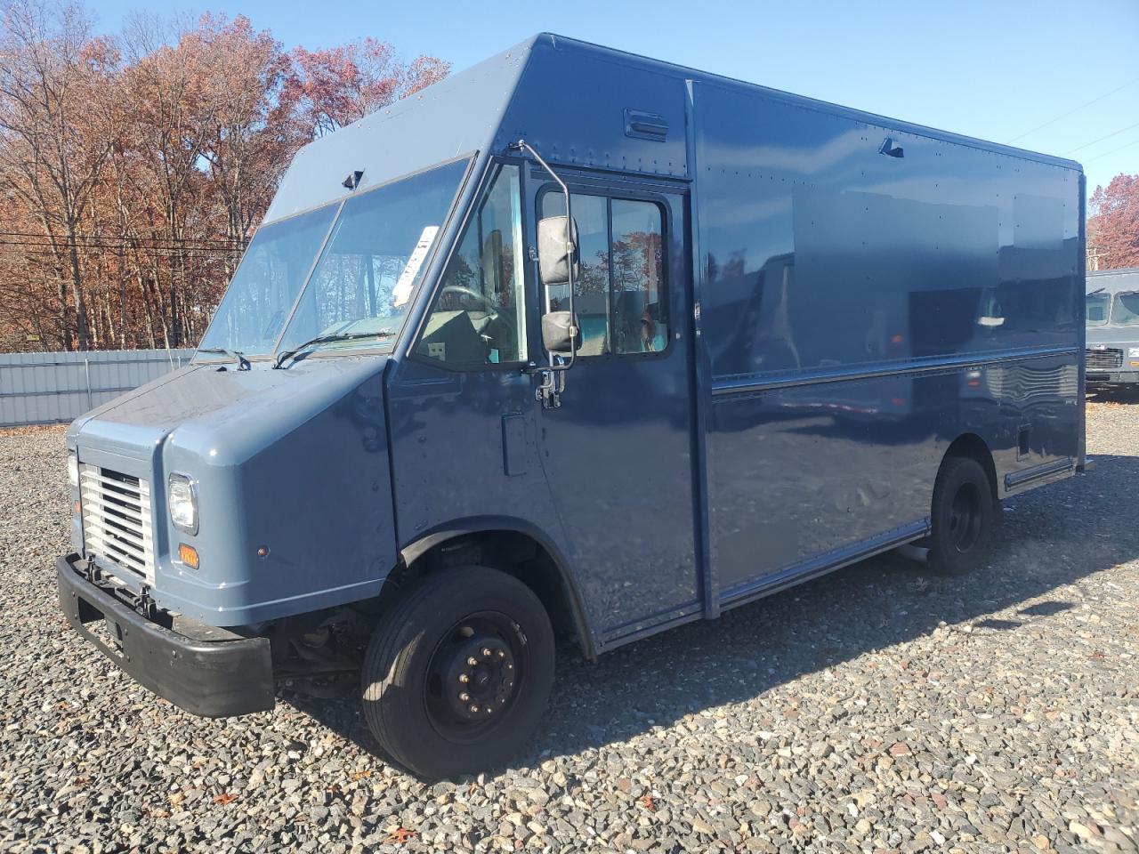 2021 Ford Commercial Chassis Delivery Truck