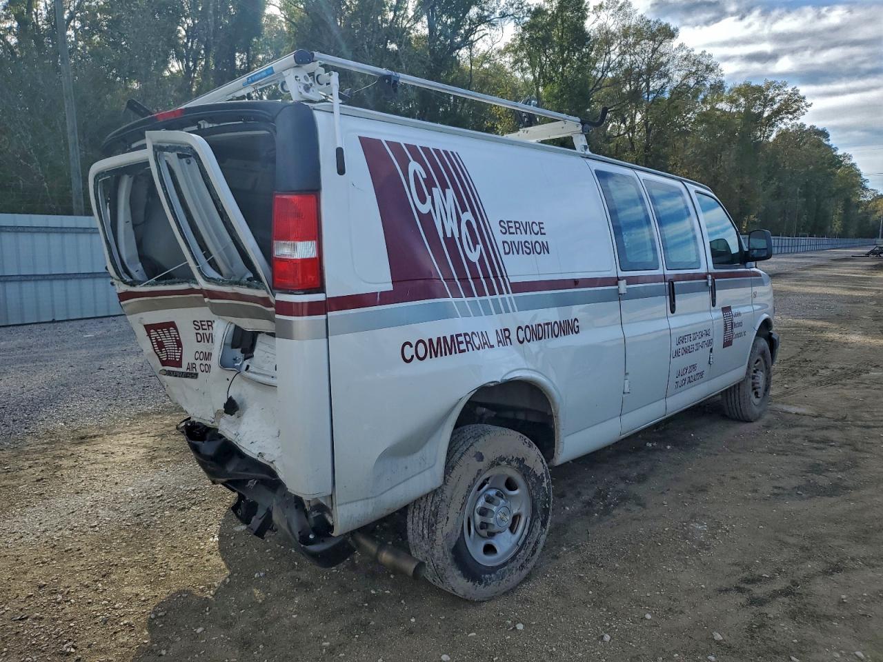 2023 Chev Express G3500