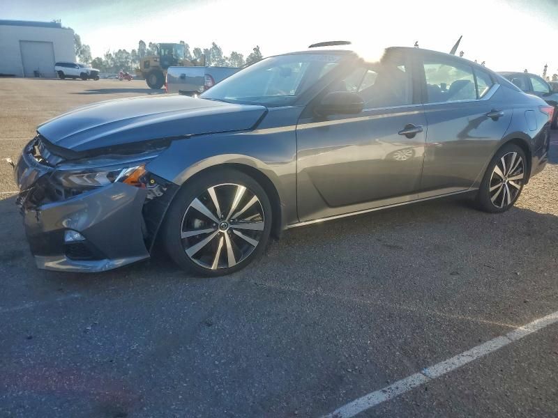 2022 Nissan Altima sr
