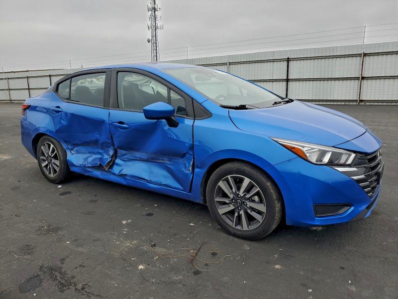 2023 Nissan Versa sv