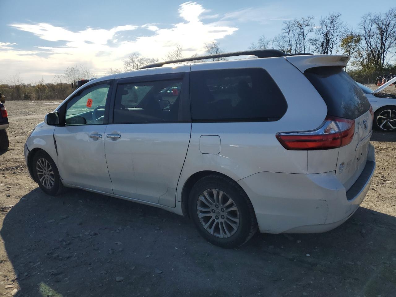 2015 Toyota Sienna xle