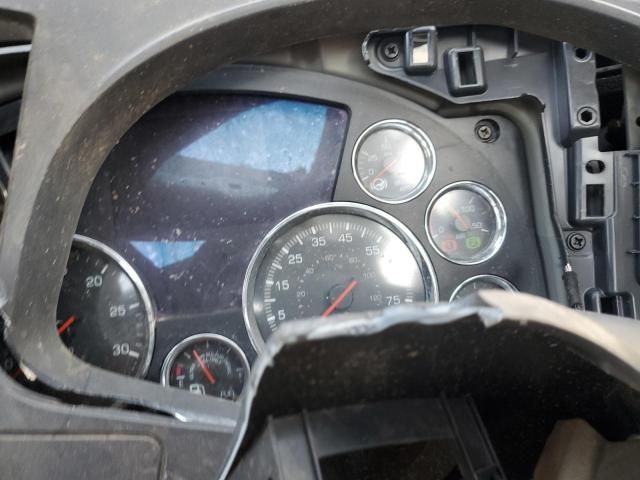 2020 Kenworth T880 Dump Truck