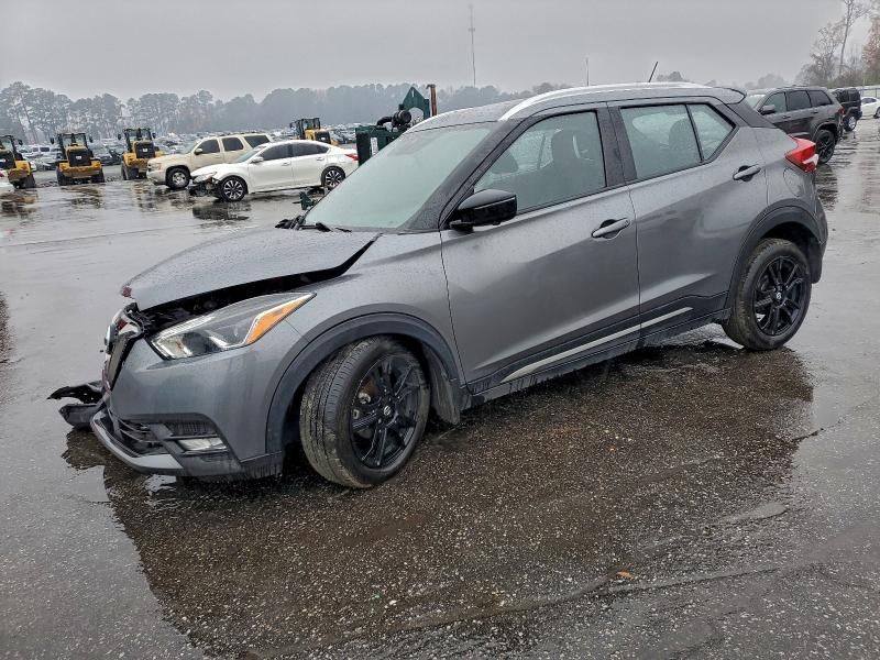 2020 Nissan Kicks sr