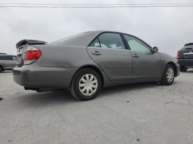2005 Toyota Camry le