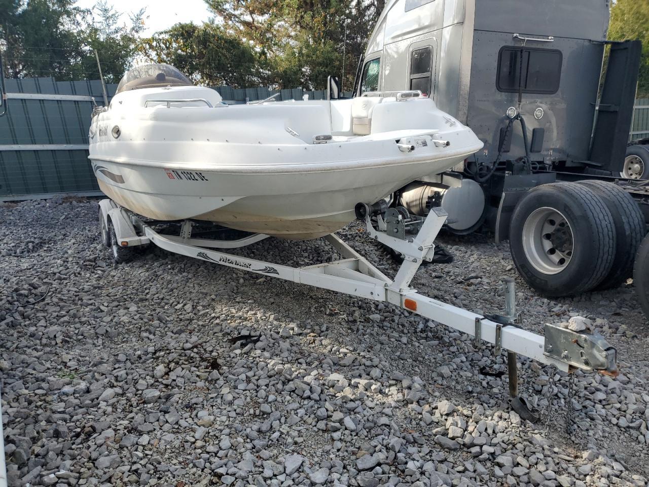 2001 Monark Boat