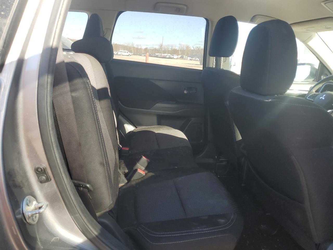 2019 Mitsubishi Outlander es