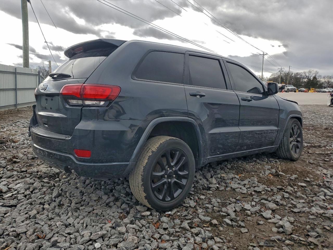 2017 Jeep Cherokee l