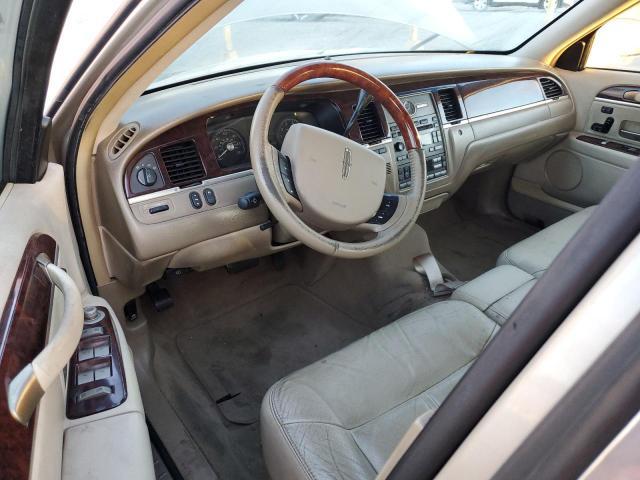 2010 Lincoln Town car Signature Limited