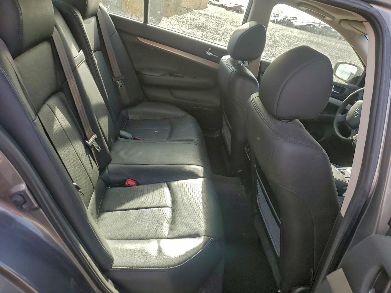 2015 Infiniti Q40
