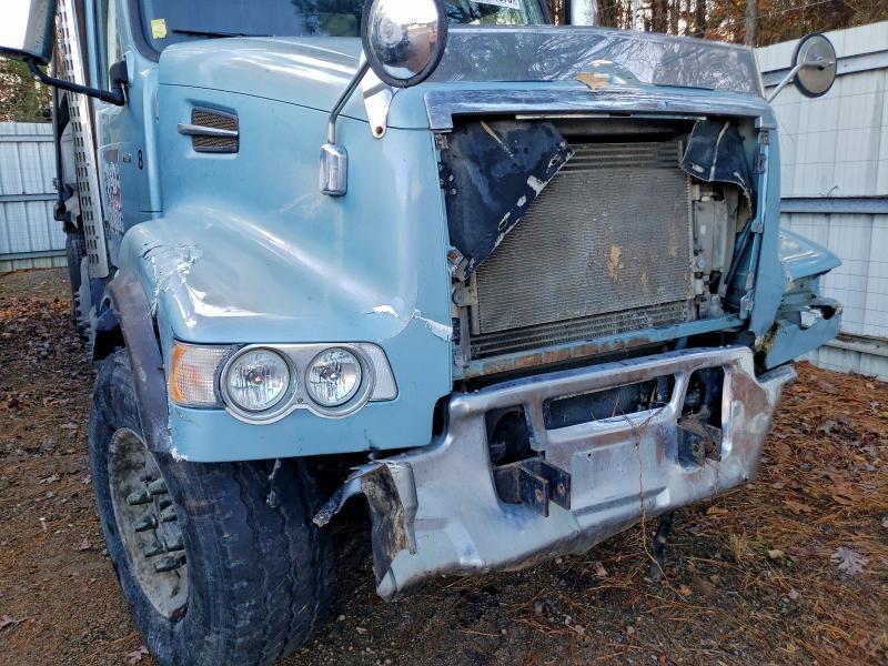 2020 Volvo VHD Dump Truck