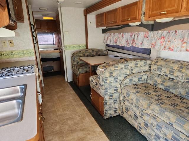 2003 Coachmen Leprechaun 314SS