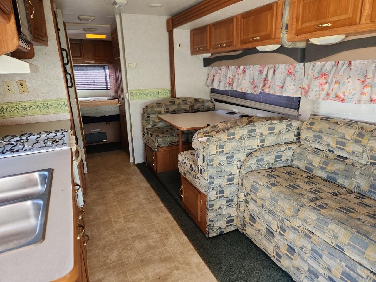 2003 Coachmen Leprechaun 314SS