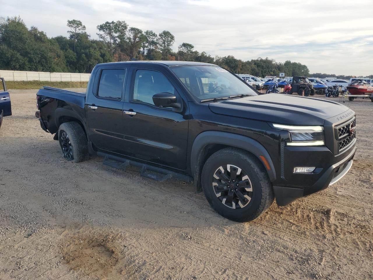 2022 Nissan Frontier s
