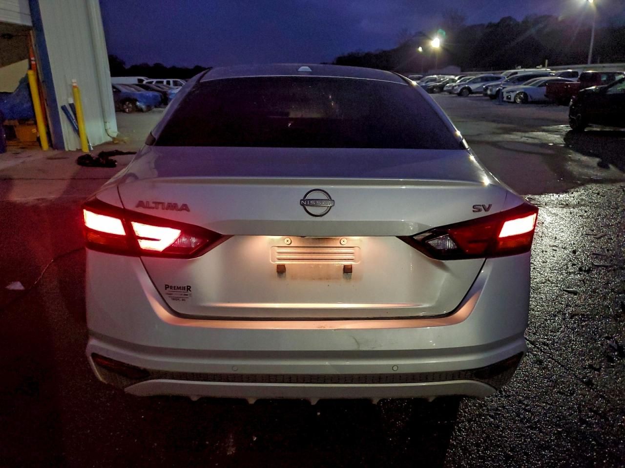 2023 Nissan Altima sv