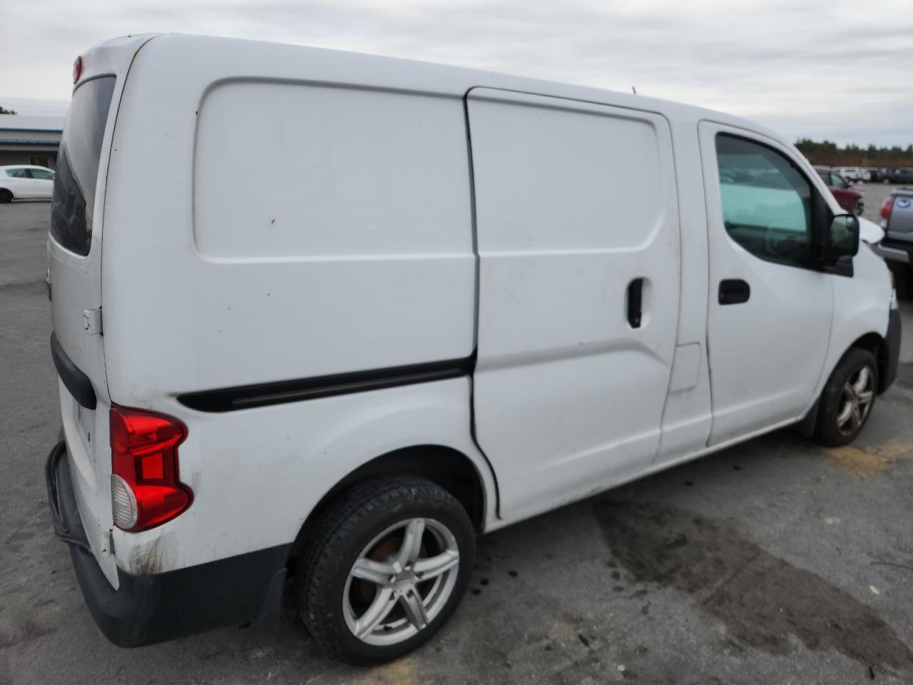 2014 Niss Nv200 2.5s