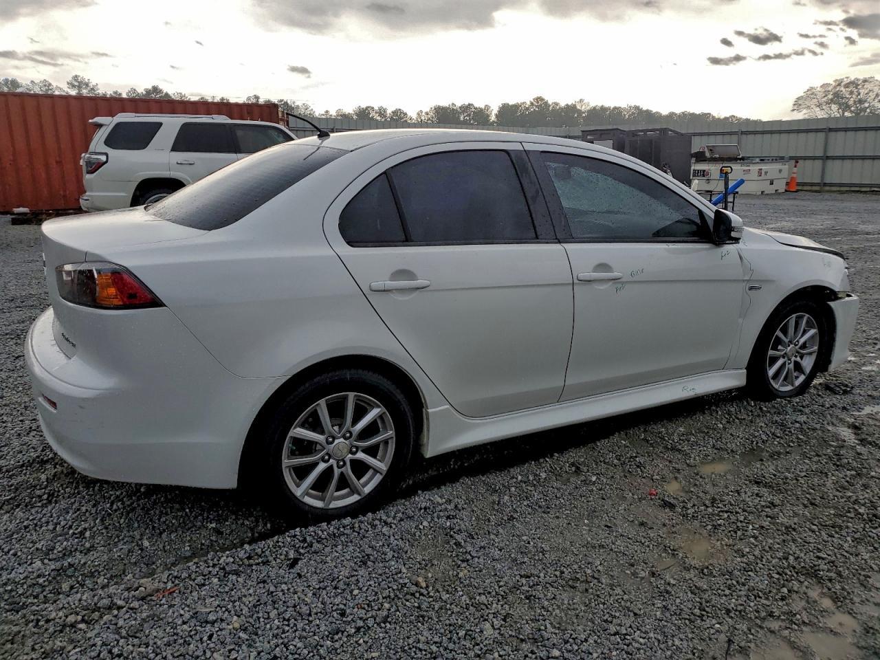 2016 Mitsubishi Lancer es